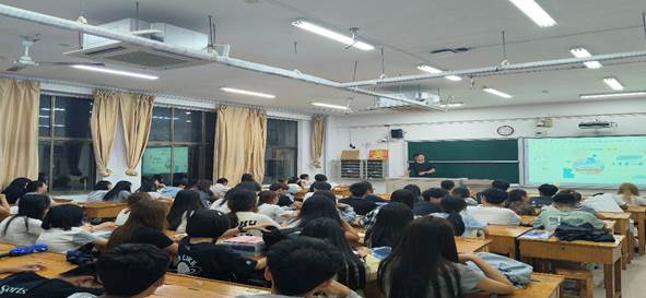 人们在看台上的人在房间里AI 生成的内容可能不正确。