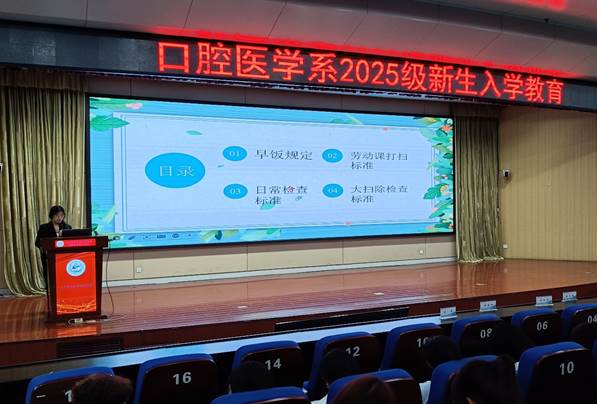 图片包含 建筑, 火车, 前, 站AI 生成的内容可能不正确。