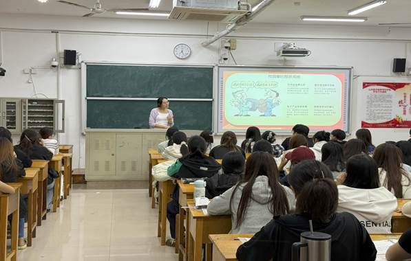 一群人在房间里AI 生成的内容可能不正确。